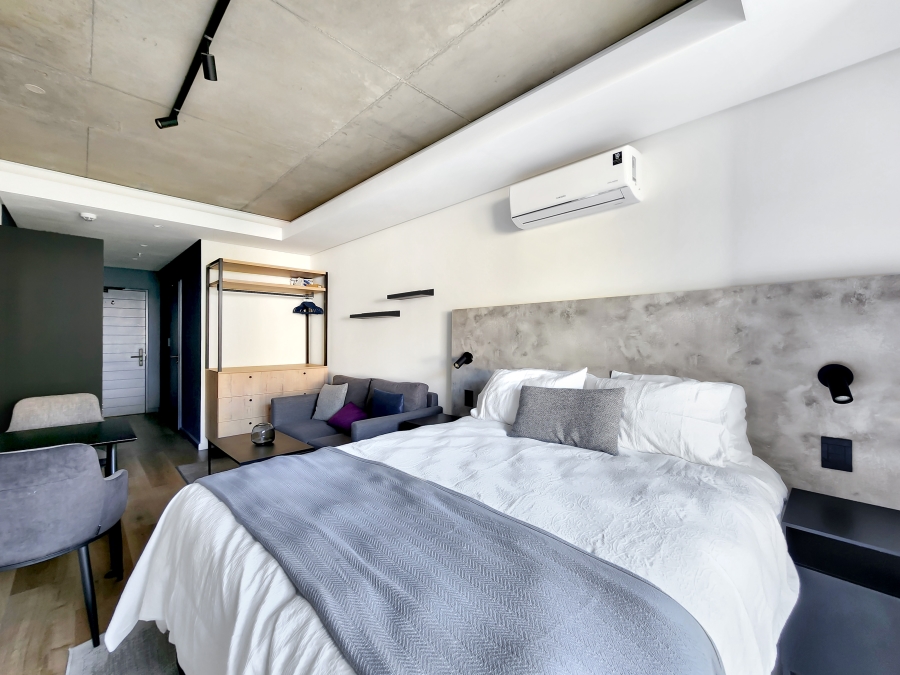 1 Bedroom Property for Sale in Sea Point Western Cape